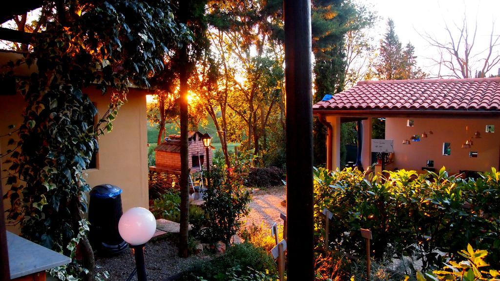 Agriturismo La Terra Valiano Extérieur photo